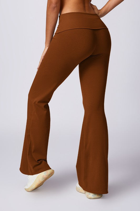 High-Waist Flared Yoga Pants – Soft, Sculpting Fit