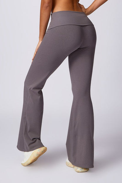 High-Waist Flared Yoga Pants – Soft, Sculpting Fit